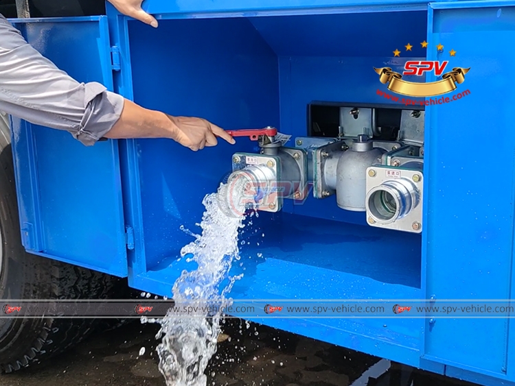 30,000 litres water truck iveco - discharge 1